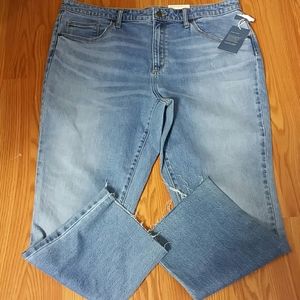 Universal tread Women Size 16 Hi-rise boot crop